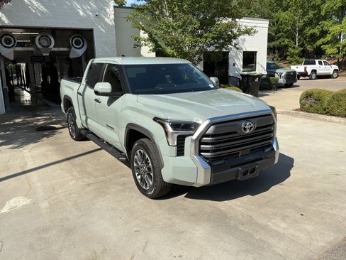 Used 2025 Toyota Tundra Limited AWD/4WD image 2