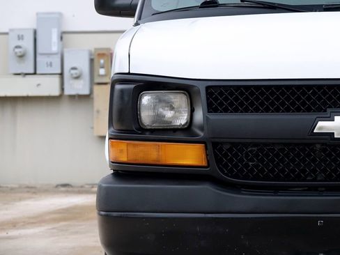 Used 2012 Chevrolet Express 2500 w/ Cold Climate Package image 17