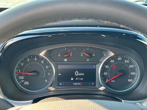 Used 2023 Chevrolet Traverse LT image 11