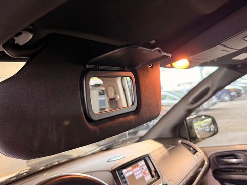 Used 2018 Dodge Grand Caravan SXT FWD image 28