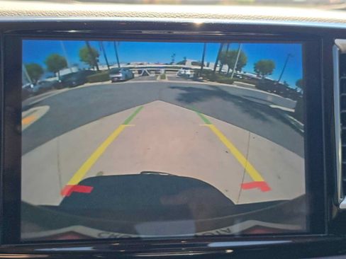 Used 2024 Chrysler Pacifica Touring-L FWD image 30