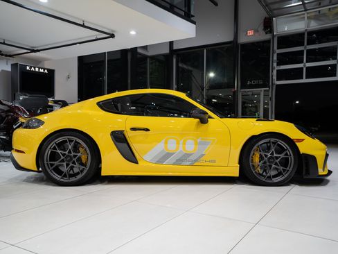 Used 2024 Porsche 718 Cayman GT4 RS RWD image 35