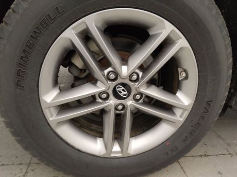 Used 2018 Hyundai Santa Fe Sport w/ 2.4L Value Package 02 FWD image 31
