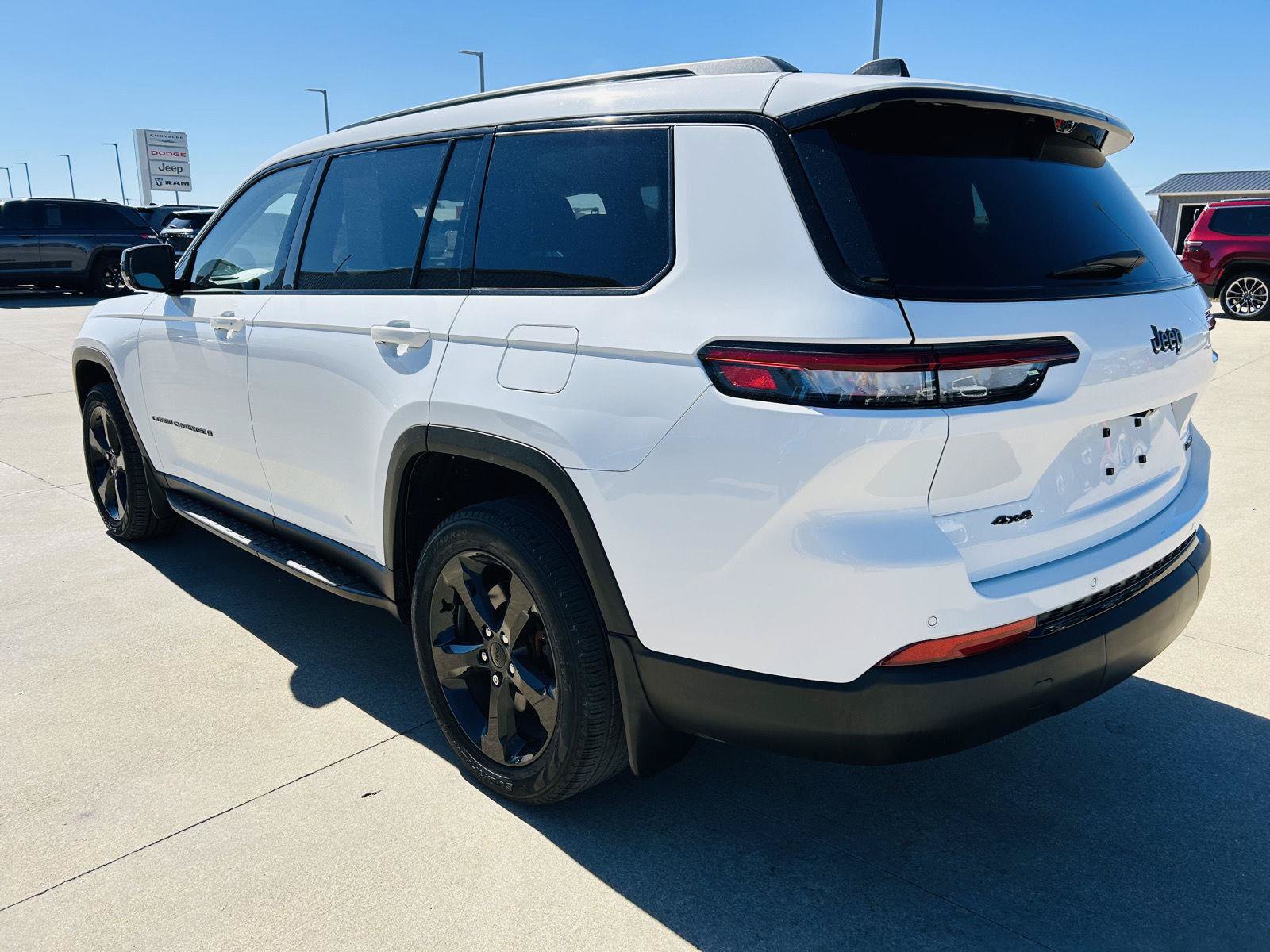 Used 2023 Jeep Grand Cherokee L Limited w/ Luxury Tech Group II AWD/4WD image 43