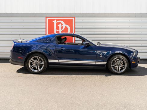 Used 2010 Ford Mustang Shelby GT500 RWD image 35