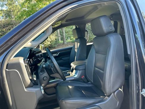 Used 2023 GMC Sierra 1500 SLT w/ SLT Premium Plus Package RWD image 31