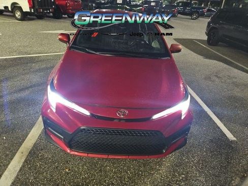 Used 2021 Toyota Corolla SE FWD image 2