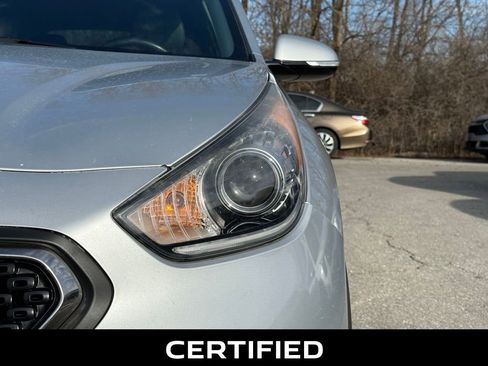 Used 2018 Kia Niro EX image 4