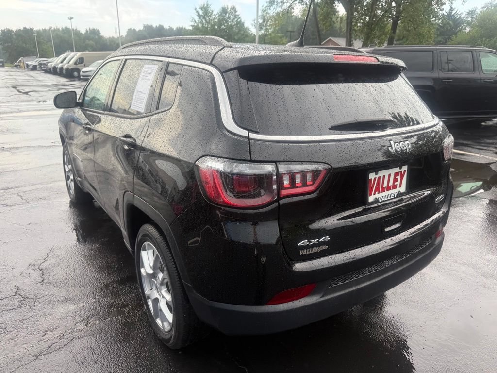 Certified 2024 Jeep Compass Latitude AWD/4WD image 7