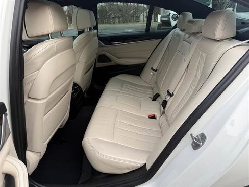 Used 2018 BMW M550i xDrive image 26