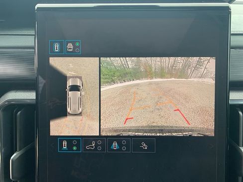 Used 2025 GMC Acadia AT4 image 28