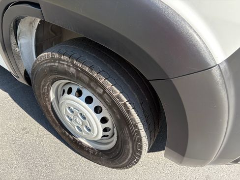 Used 2025 RAM ProMaster 2500 w/ Convenience Group image 30