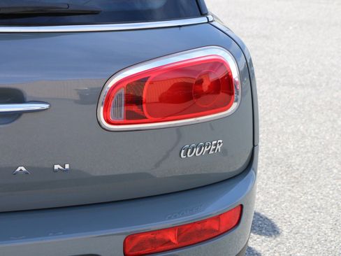 Used 2017 MINI Cooper Clubman FWD image 6