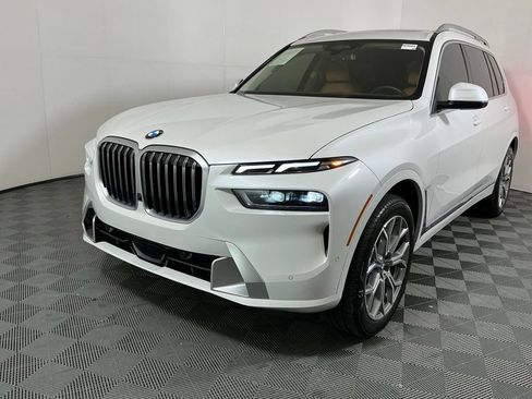 Certified 2025 BMW X7 xDrive40i w/ Executive Package AWD/4WD image 2