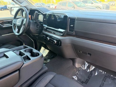 Used 2024 GMC Sierra 1500 Elevation w/ X31 Off-Road Package AWD/4WD image 12