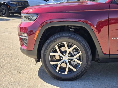 New 2025 Jeep Grand Cherokee Limited image 6