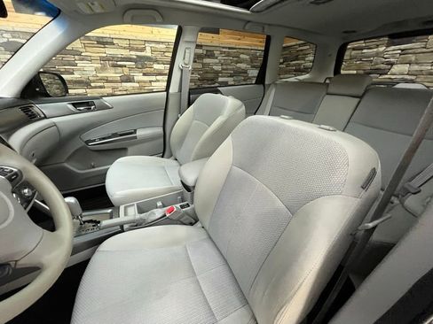 Used 2013 Subaru Forester 2.5X Premium w/ All-Weather Plus Pkg AWD/4WD image 12