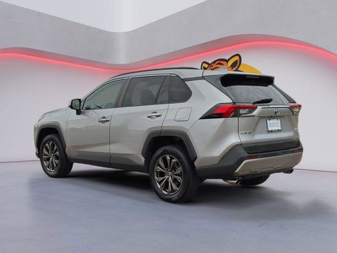 Used 2022 Toyota RAV4 Limited image 8