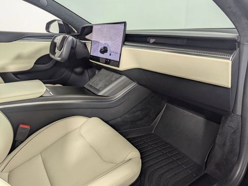 Used 2022 Tesla Model S Plaid image 32