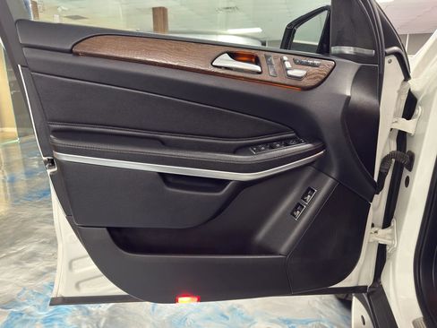 Used 2017 Mercedes-Benz GLS 550 4MATIC w/ Driver Assistance Package image 9