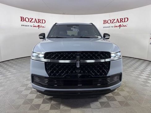 New 2025 Lincoln Navigator Reserve w/ Jet Appearance Package image 2