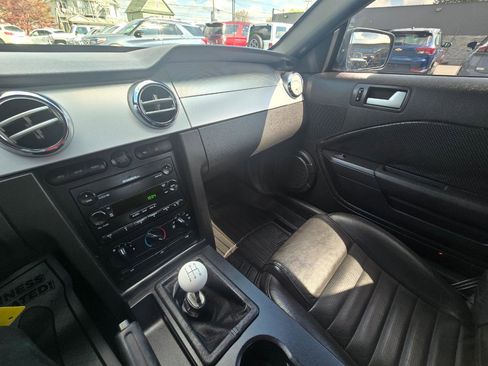 Used 2005 Ford Mustang GT RWD image 10