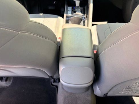 Used 2022 Hyundai Elantra SEL w/ Convenience + Premium Package FWD image 28