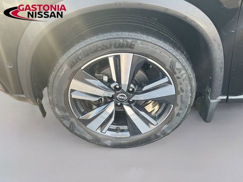 Used 2023 Nissan Rogue SL w/ SL Premium Package image 37