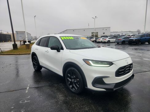 Used 2023 Honda HR-V Sport image 11