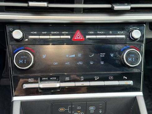 Used 2025 Hyundai Santa Fe SEL AWD/4WD image 17