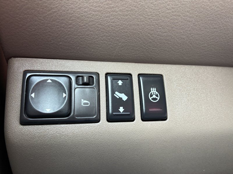 Used 2010 Nissan Pathfinder LE w/ Navigation Pkg AWD/4WD image 10