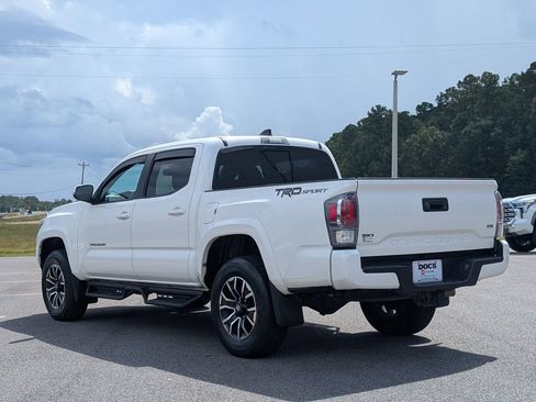 Used 2021 Toyota Tacoma TRD Sport RWD image 3