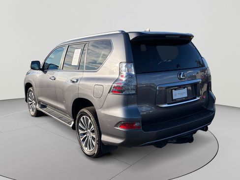Used 2020 Lexus GX 460 Luxury w/ Accessory Package AWD/4WD image 3