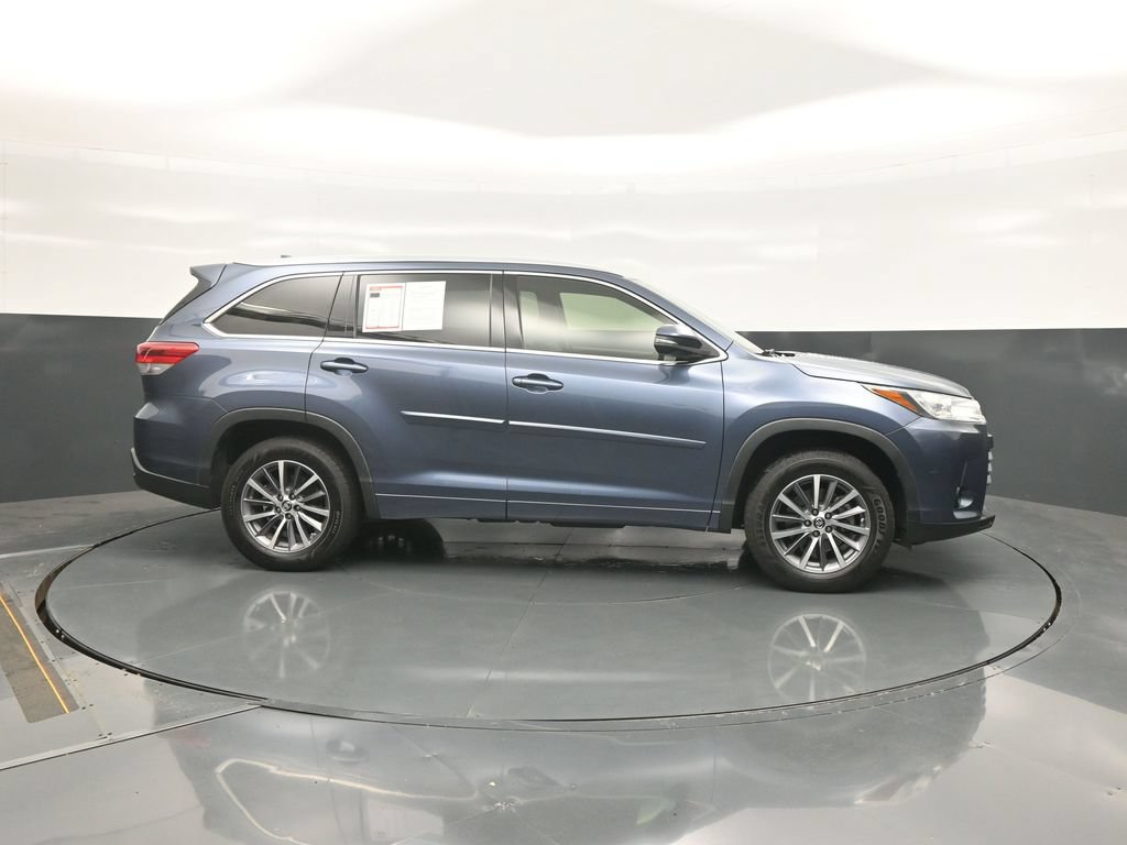 Used 2017 Toyota Highlander XLE FWD image 8