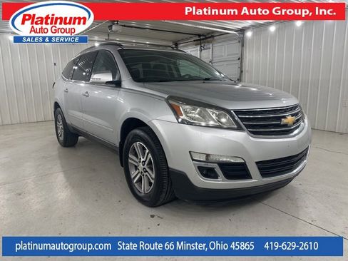 Used 2017 Chevrolet Traverse LT image 7