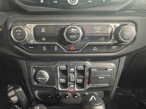 Used 2021 Jeep Wrangler Unlimited Sport image 20