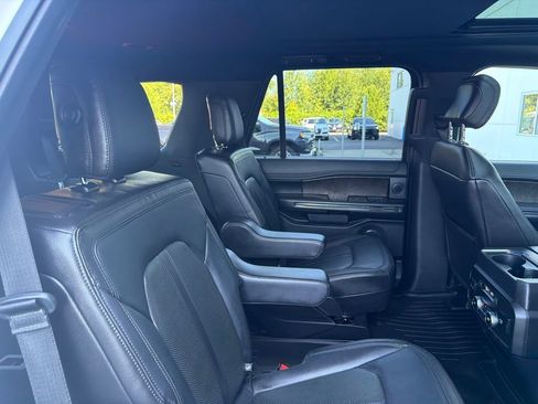 Used 2018 Ford Expedition Limited w/ Equipment Group 302A AWD/4WD image 27