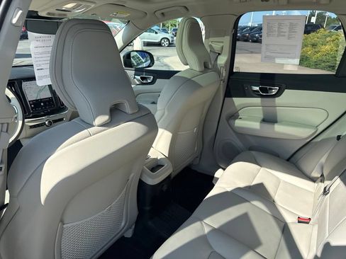 Certified 2025 Volvo XC60 T8 Plus w/ Protection Package Premier AWD/4WD image 30