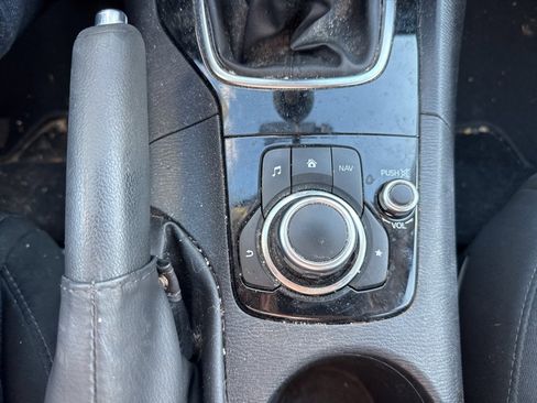 Used 2016 MAZDA MAZDA3 i Sport w/ Preferred Equipment Package image 28