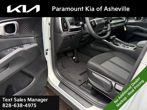 New 2026 Kia Sorento LX FWD image 14