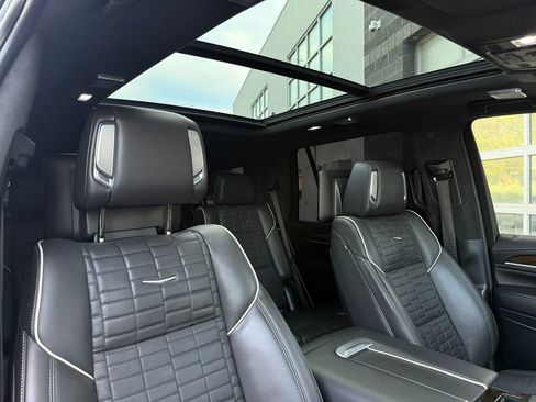 Used 2022 Cadillac Escalade Sport Platinum AWD/4WD image 20
