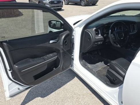 Used 2022 Dodge Charger SXT w/ Leather Interior Group RWD image 12