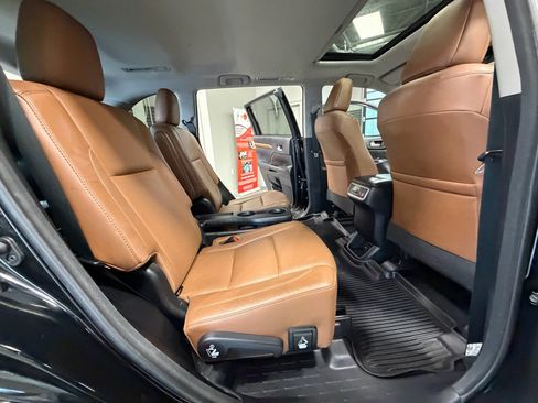 Used 2018 Toyota Highlander Limited AWD/4WD image 48