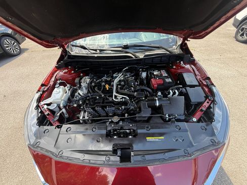 Used 2025 Nissan Altima 2.5 SV FWD image 32