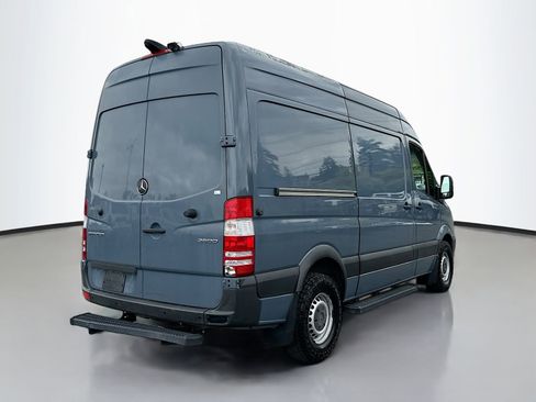 Used 2018 Mercedes-Benz Sprinter 2500 image 7
