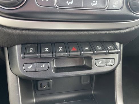 Used 2019 Chevrolet Colorado ZR2 image 33
