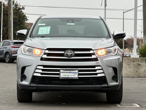 Used 2019 Toyota Highlander LE image 9
