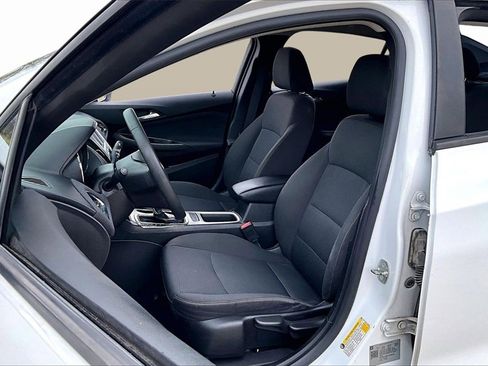 Used 2018 Chevrolet Cruze LS image 25