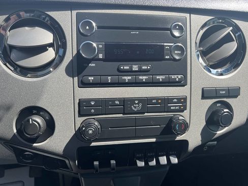 Used 2016 Ford F350 XLT w/ XLT Premium Package image 14