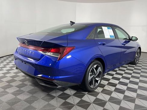 Used 2023 Hyundai Elantra SEL w/ Convenience Package FWD image 12